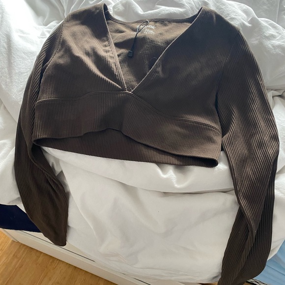 garage crop top - Picture 2 of 4